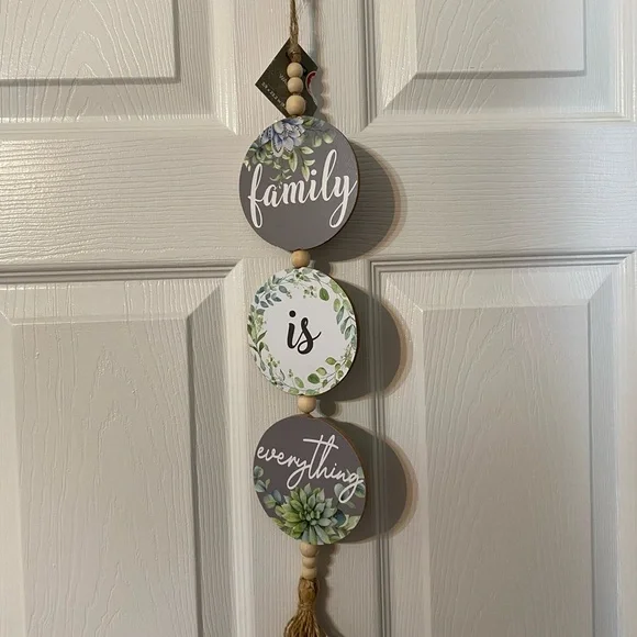 Family Wall Hanging Decor - Gray , White and Green NWT - Picture 1 of 2